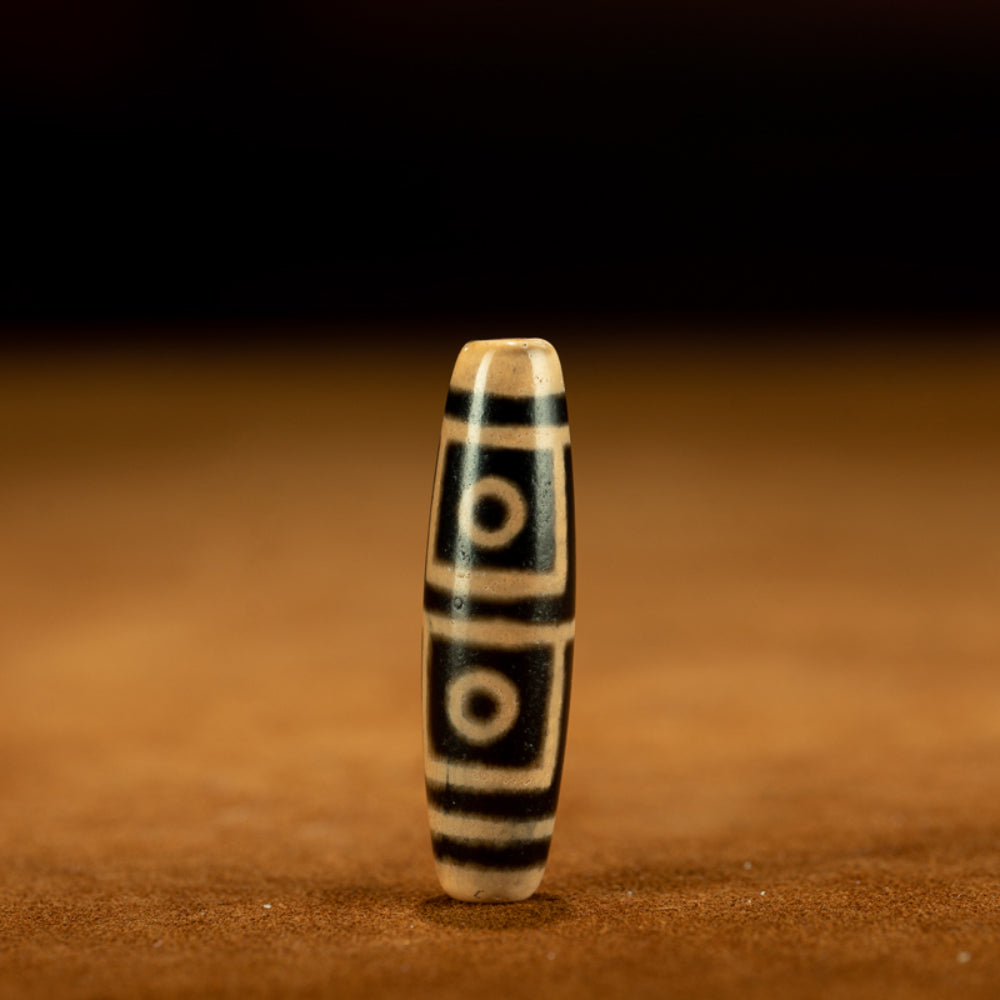 EastKarma VISION SEAL – 20TH CENTURY FOUR-EYED DZI TOTEM NECKLACE