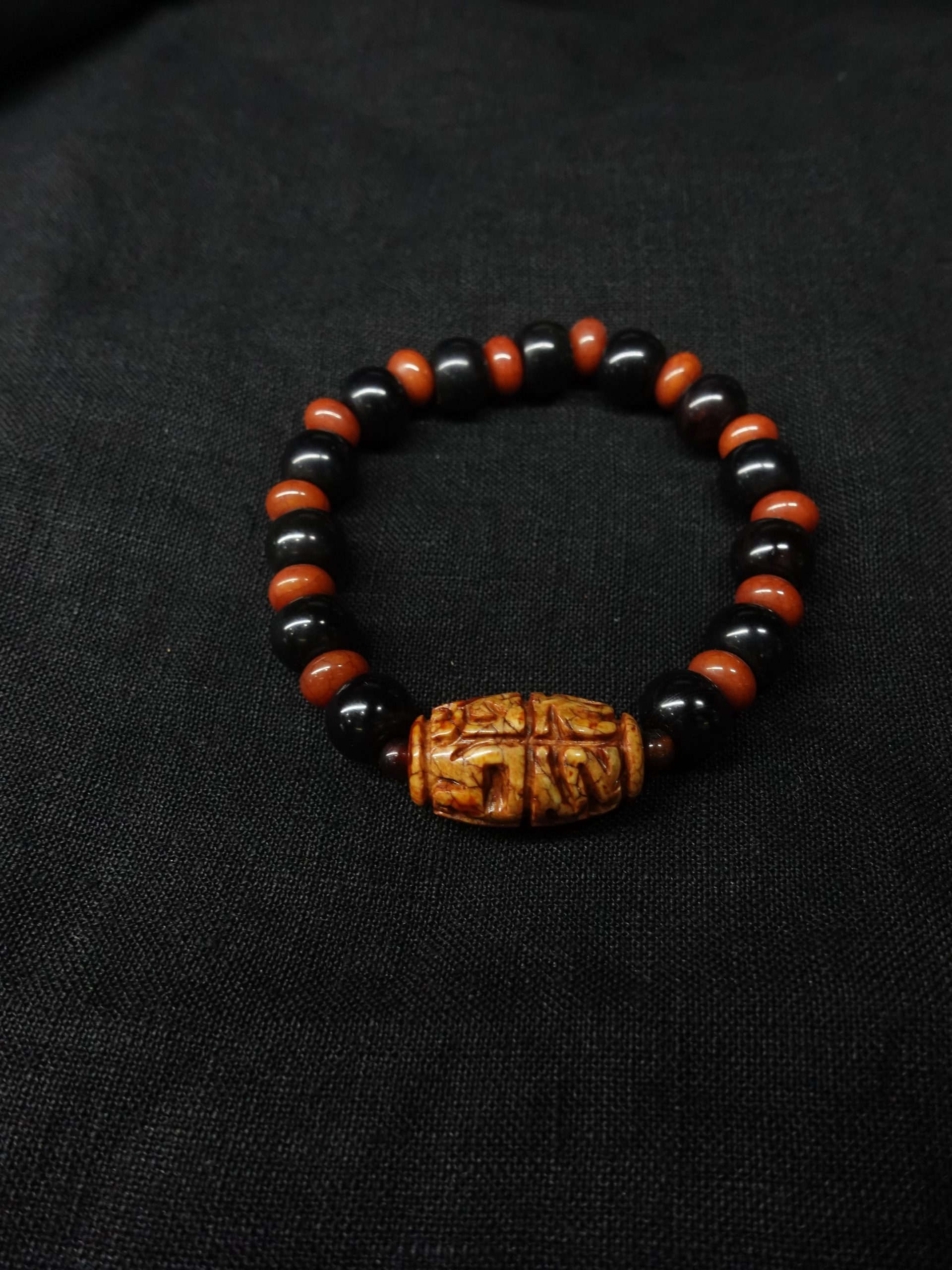 EastKarma FIRED DRAGON PATTERN GOD OF WEALTH MANTRA BRACELET