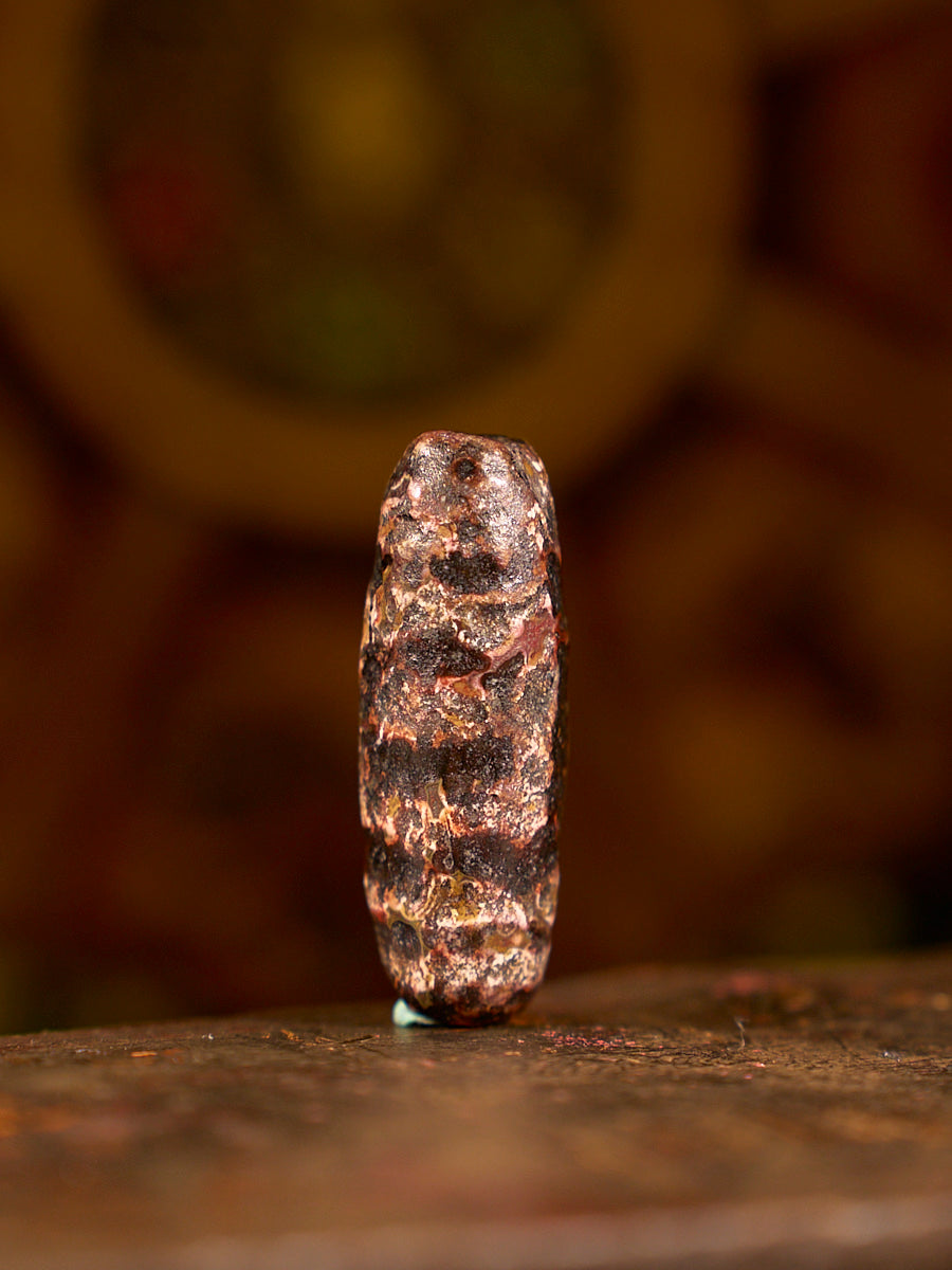 EastKarma ZHANGZHUNG ERA EARTH GATE OF BALANCE TWO-EYED AGATE DZI BEAD